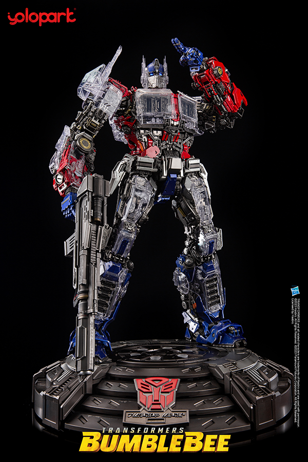 Optimus Prime 24″ Statue – [Deluxe Version]